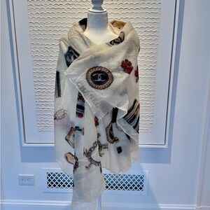 Authentic CHANEL Cream Iconic Motif Scarf Cashmere
Gripoix XL Shawl